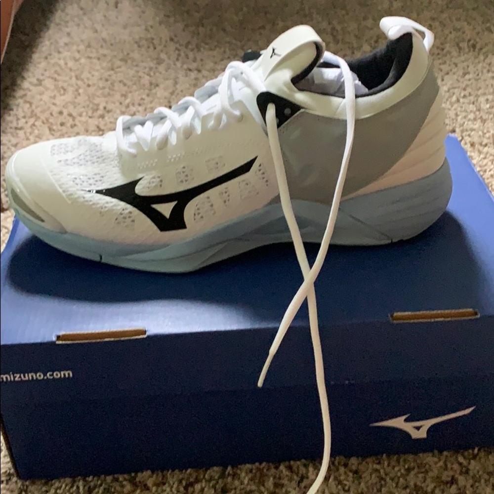 Mizuno Athletic Shoes